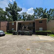Building Photo - 2927 Woodrich Dr