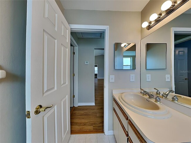 Building Photo - 5144 Drury Ct