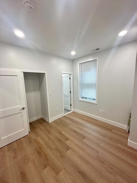 Building Photo - 3411 Baring St