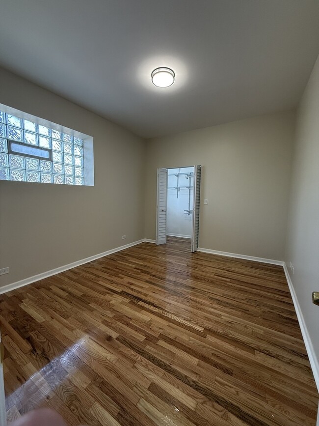 Building Photo - 3476 S Archer Ave