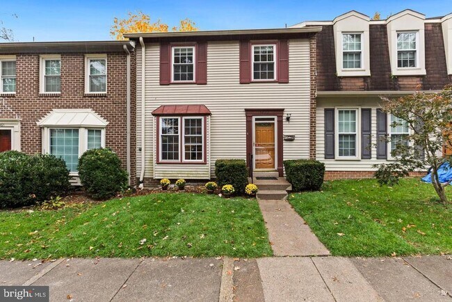 Primary Photo - 5823 Berkshire Ct