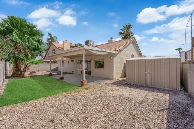 Building Photo - Well-Maintained 3BR Home | Open Living, Private Yard, Prime NW Location