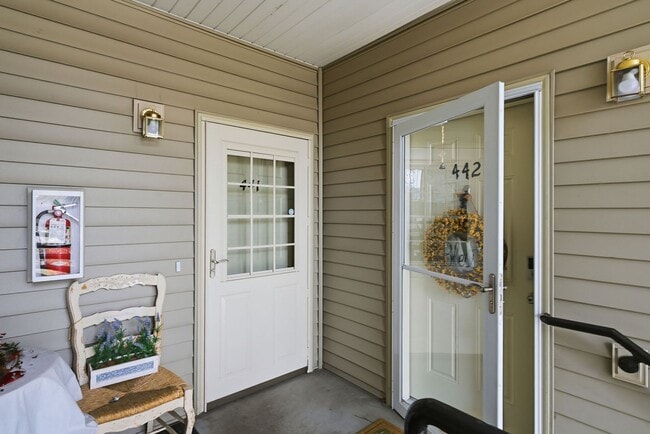 Building Photo - 22855 E Country Vista Dr