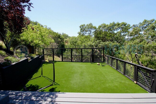 Building Photo - Fully Furnished 5BD/2.5BA Hillside View Home-FOUNDATION