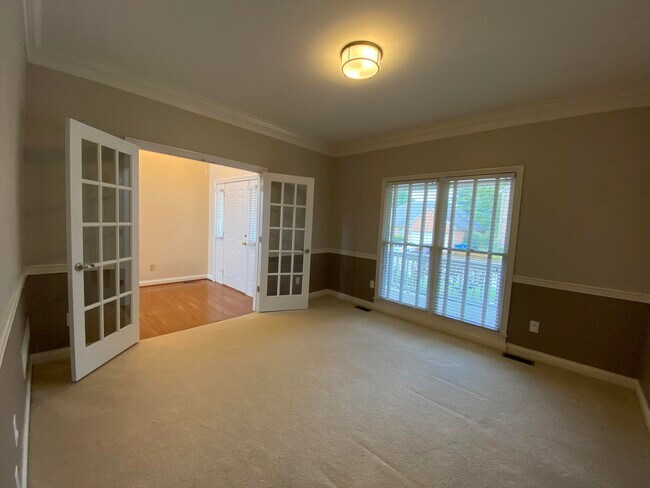 Building Photo - 4224 Evergreen Dr