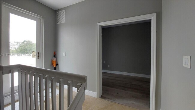 Building Photo - 1115 N 17th Ave