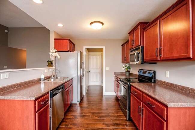 Building Photo - 3 Bedroom 2 Bathroom Home!