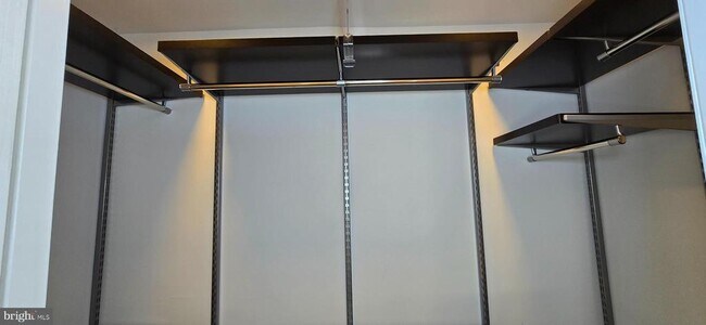 Building Photo - 7613 Locust Ln