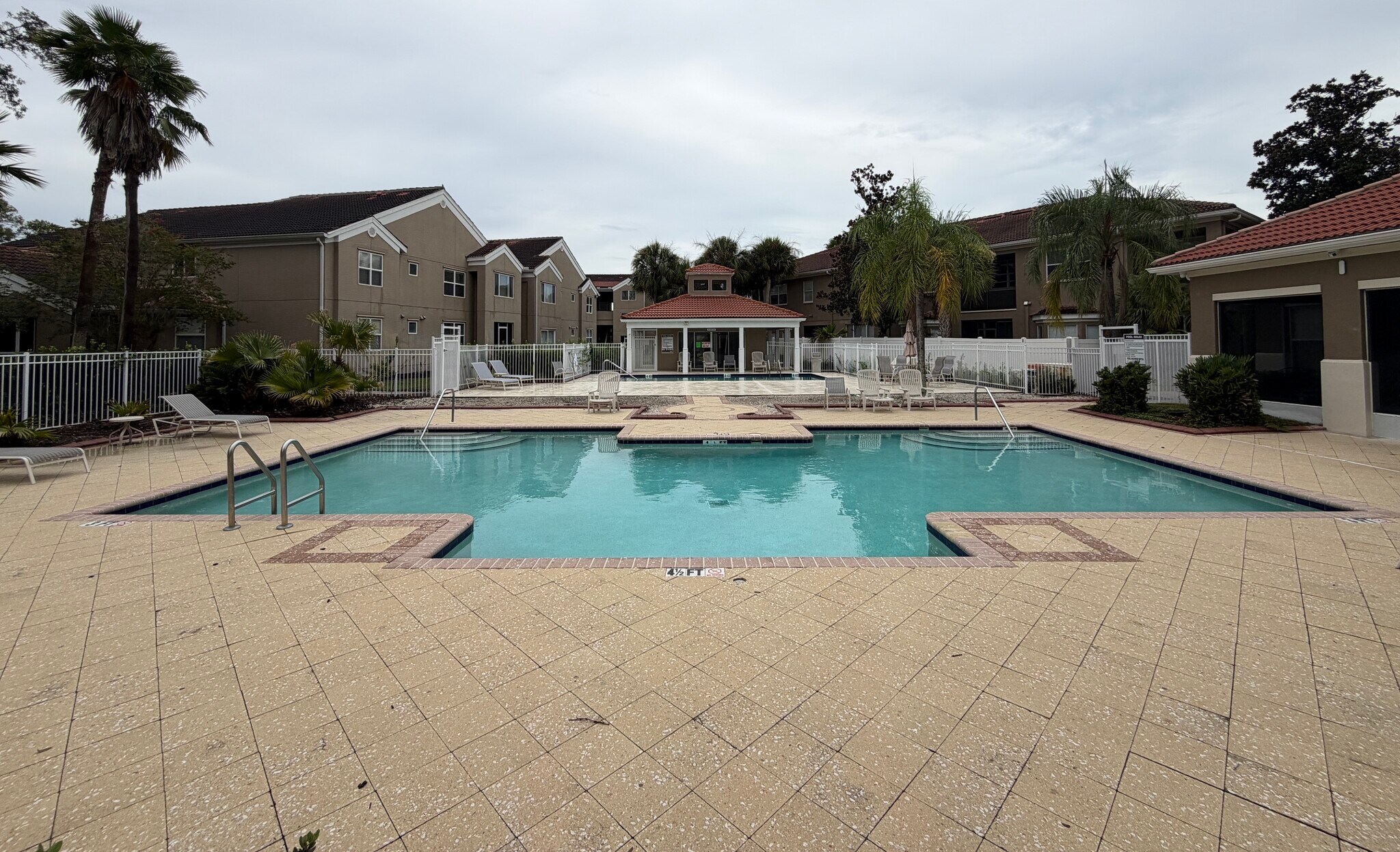 Building Photo - 15215 Amberly Dr