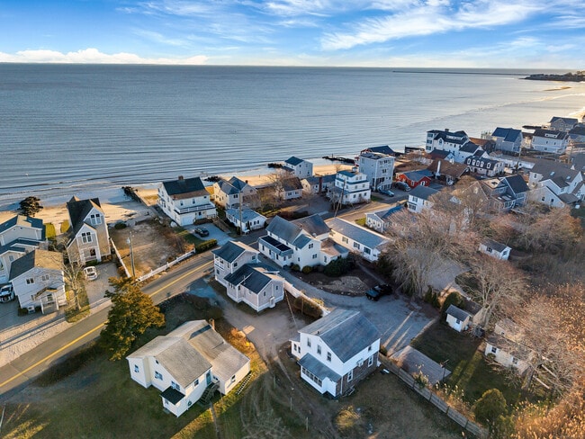 Building Photo - 176 Shore Rd