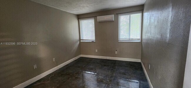 Building Photo - 1 NE 78th St