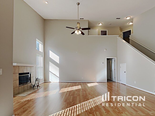 Building Photo - 1360 Holly Glen Run