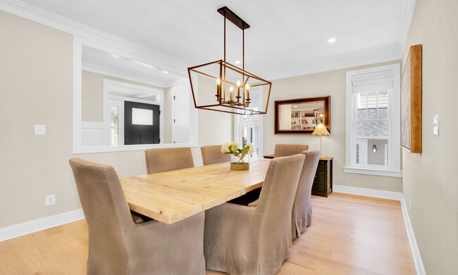 Building Photo - 6427 83rd Pl