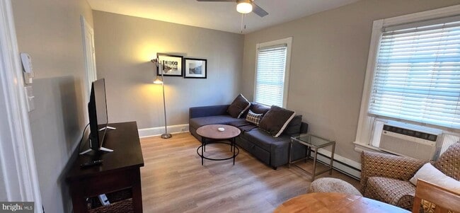 Building Photo - 1211 33rd St NW