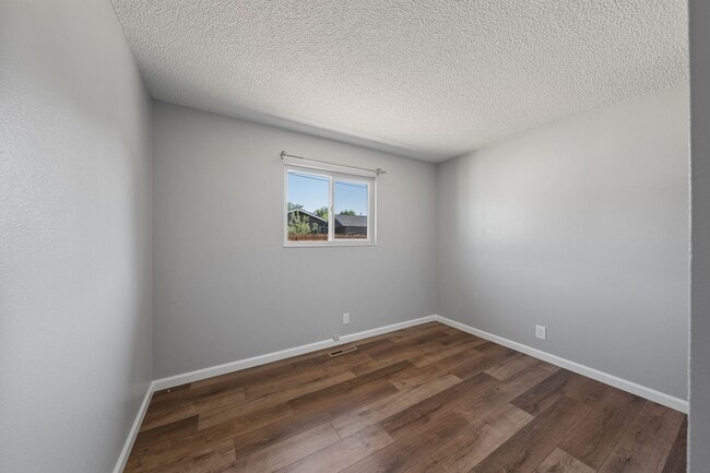 Building Photo - 2565 Pequop St