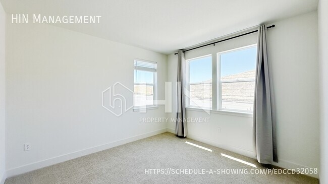 Building Photo - 1713 Central Pkwy