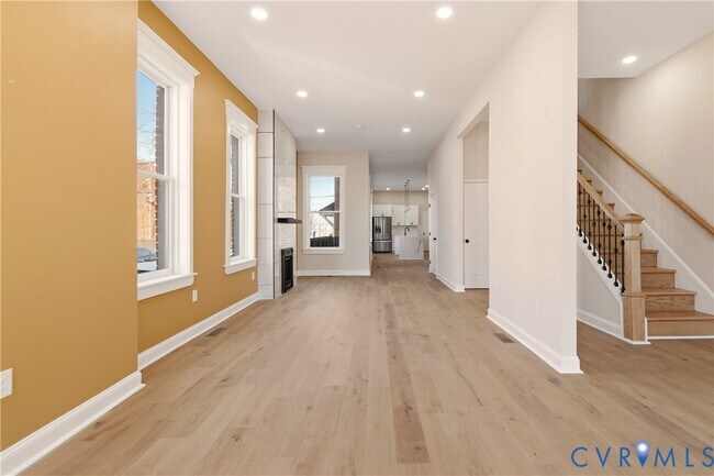 Building Photo - 316 W Clay St