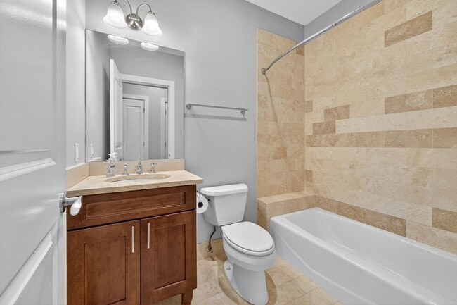 Building Photo - Available Now! High End 2 Bed 2 Bath in Luxury Building with Pool, Gym, Parking