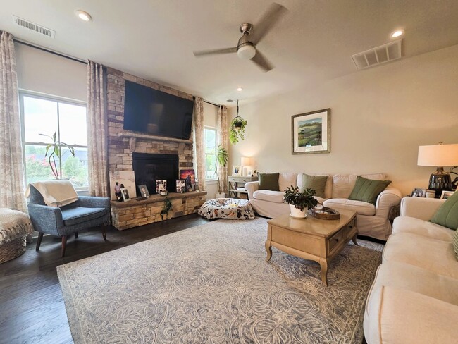 Building Photo - Executive home in Tarrington Subdivision on quiet cul-de-sac lot.