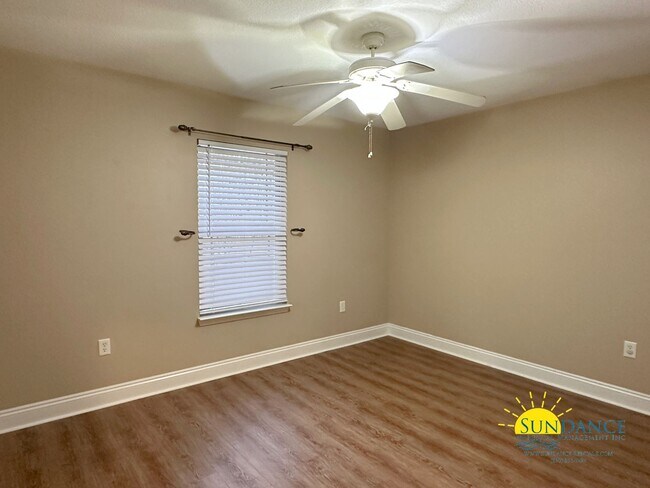 Building Photo - Beautiful 3 Bedroom Home in Milton!