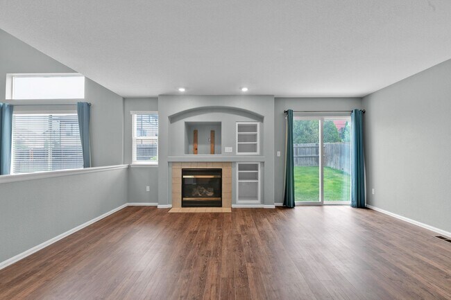 Building Photo - Beautiful home with 4 bedrooms, 2 1/2 bathrooms, 3-car garage in cul-de-sac available for $2,350