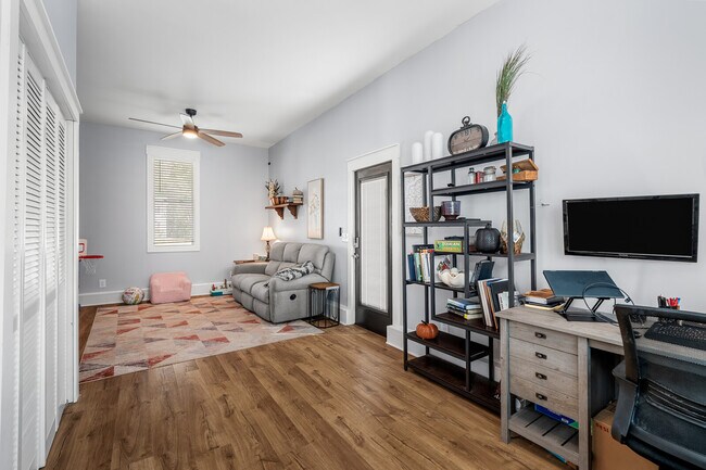 Building Photo - 453 Belinda Pkwy