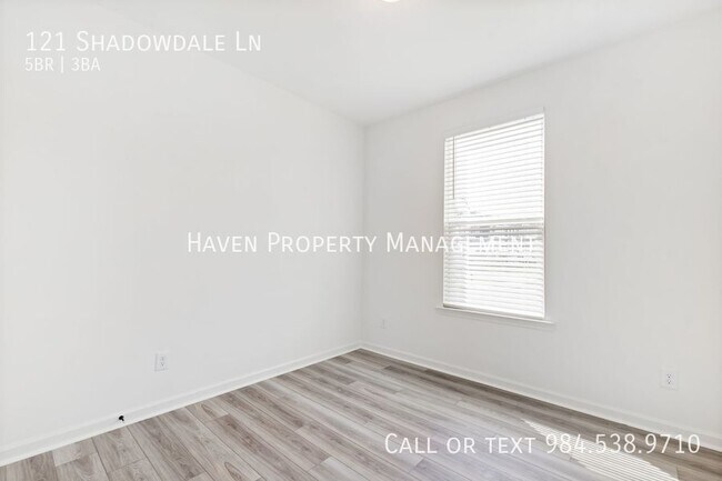 Building Photo - 121 Shadowdale Ln