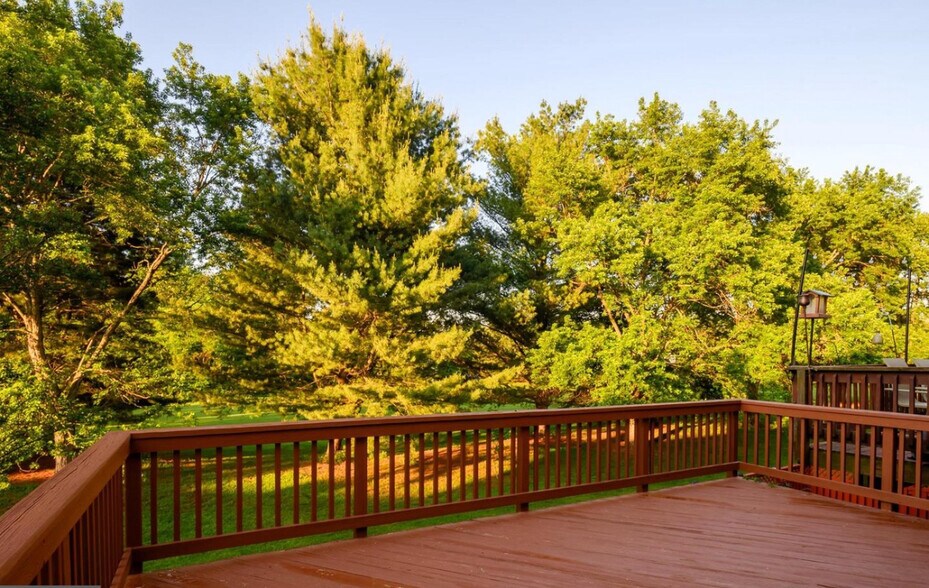 Building Photo - 2510 Smoketree Ln