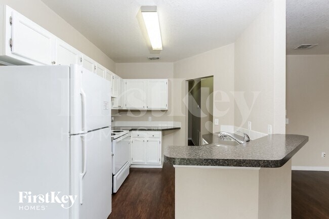 Building Photo - 2598 N Biscayne Dr