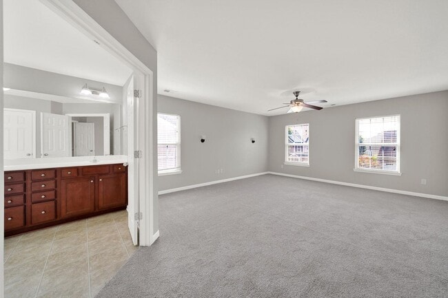 Building Photo - Stunning 6 Bed 3.5 Bath Home in Davidson!