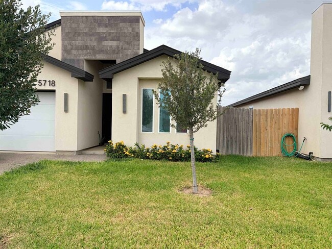 Building Photo - 5718 Gillian Dr