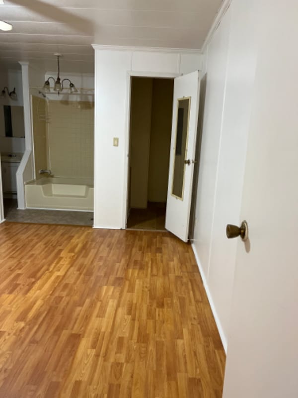 Building Photo - 5027 Henderson Cir