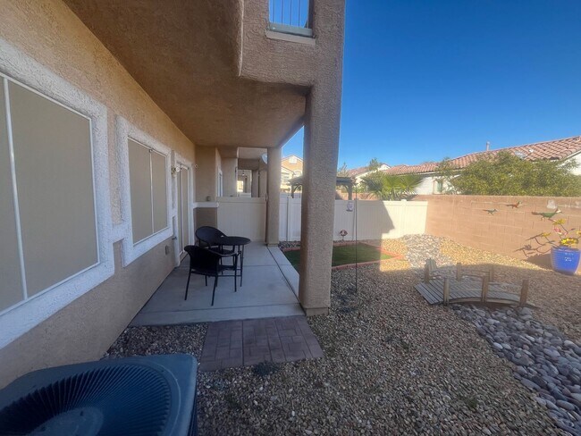 Building Photo - 3 Bedroom Townhome - Centennial Hills
