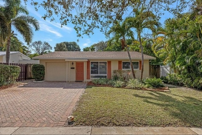 Primary Photo - 830 SW 18th St