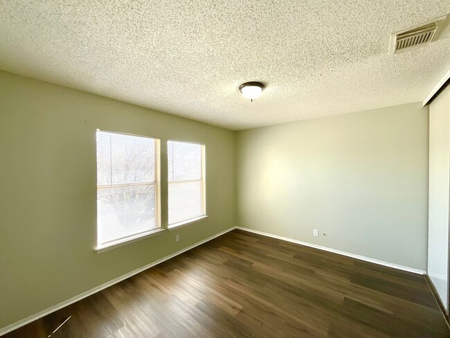 Building Photo - 3BD/2.5BA Dover Ridge Home Near 1604 – No Carpet, Fenced Yard & Covered Patio!