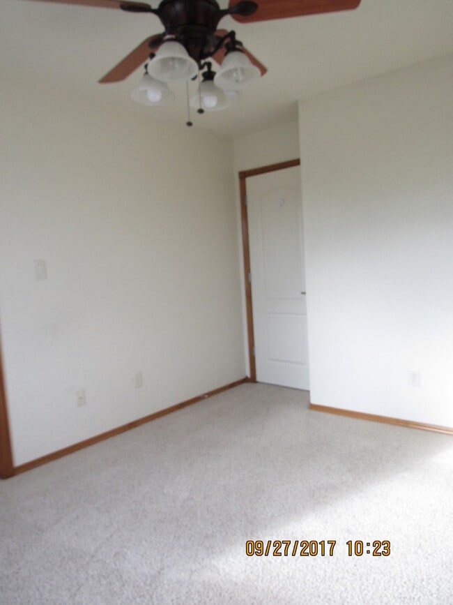 Building Photo - TWO STORY HOME LOCATED IN THE SILVER CREEK...