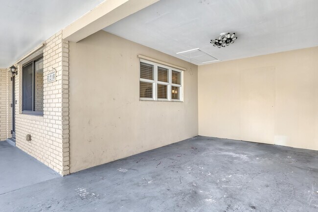 Building Photo - 1210 Skylark Ln