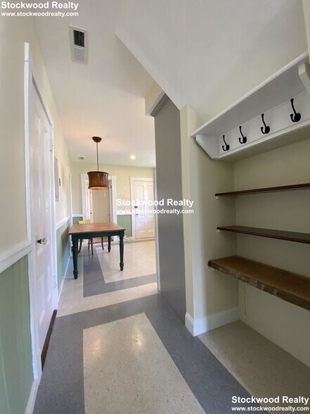 Building Photo - 18 Haverford St