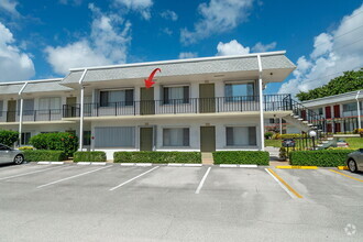 Building Photo - 3160 Lake Osborne Dr