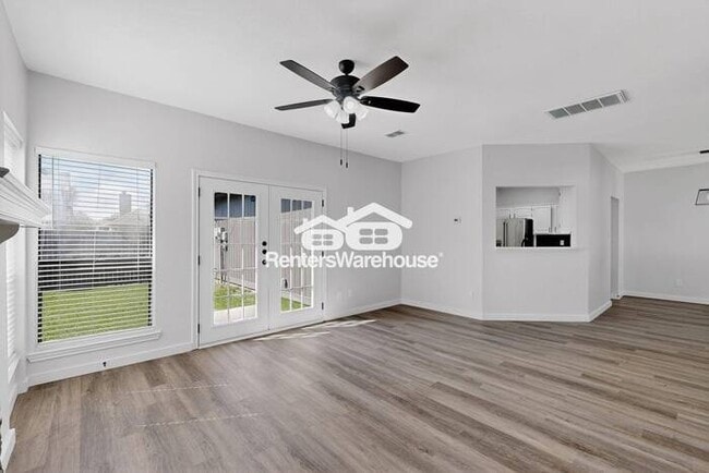 Building Photo - MOVE IN READY Rare Carrollton Home