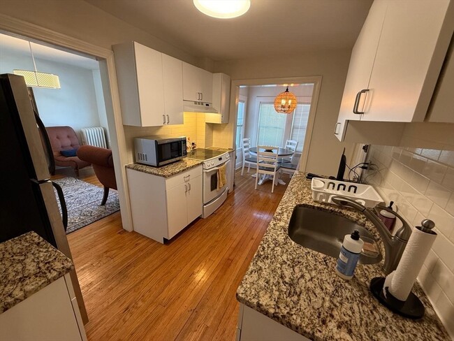 Building Photo - 66 Westchester Rd