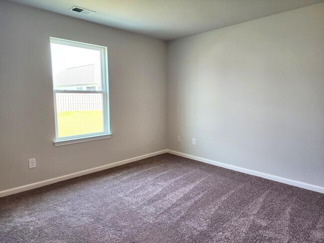 Building Photo - 1015 Course Ln