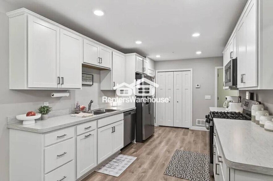 Building Photo - 25584 3rd St W