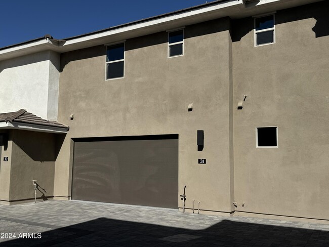 Building Photo - 2121 Sonoran Desert Dr