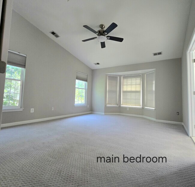 Building Photo - 25282 McIntyre Sq