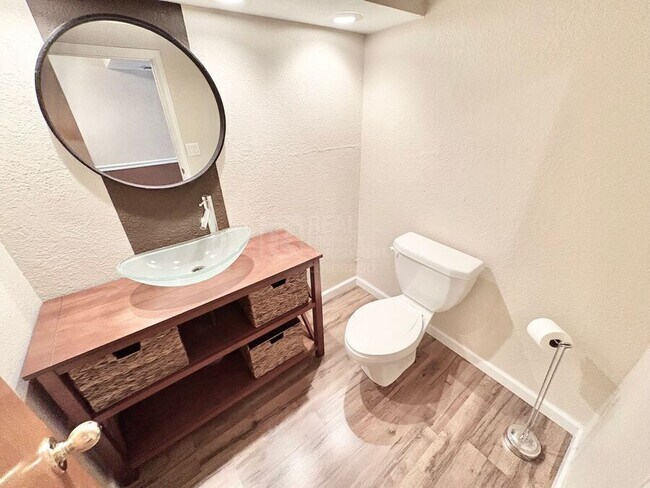 Building Photo - 13982 E Arizona Ave