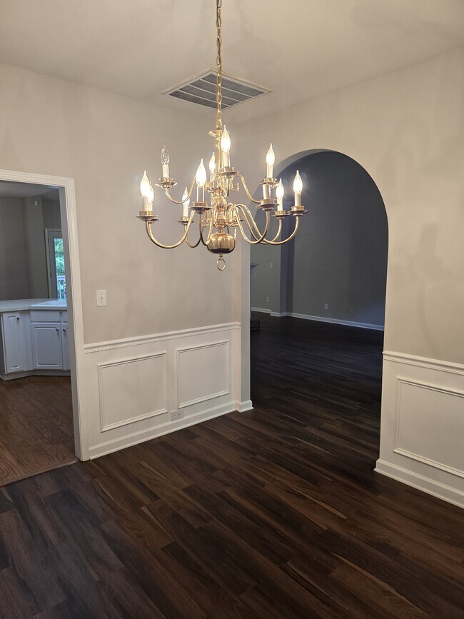 Building Photo - 7803 Harrington Woods Rd