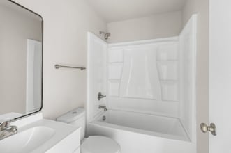 Building Photo - 1217 Pineview St