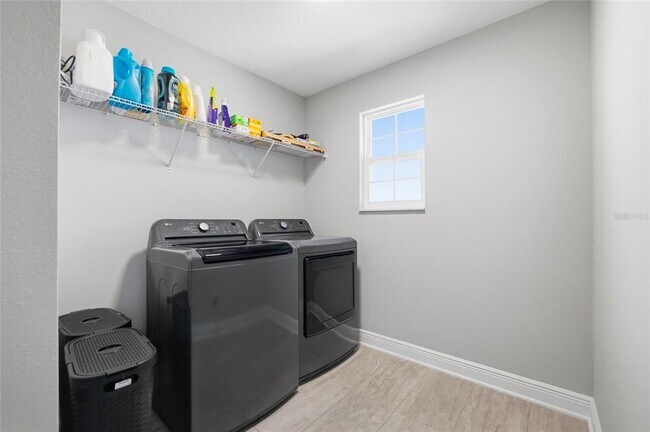 Building Photo - 7273 Notched Pne Bnd