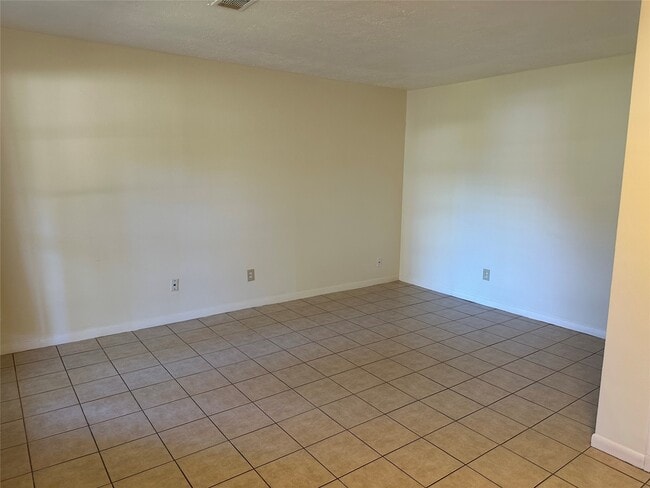 Building Photo - 1101 Ellen Dr